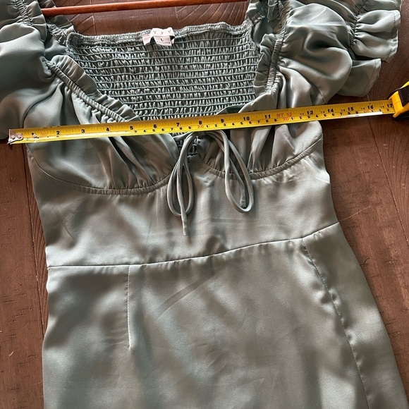 HYFVE Milkmaid Thigh Slit Smocked Back Ruffle Satin Mini Dress size Large​​ - Picture 9 of 12